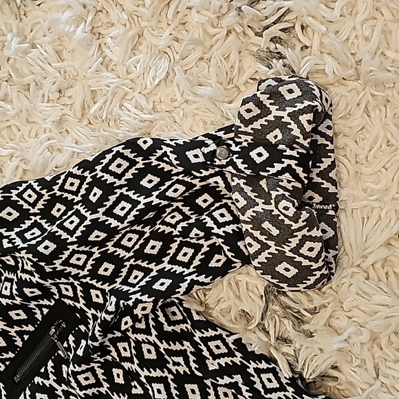 My Michelle size Small top with zipper accents - Picture 4 of 6